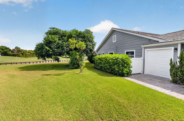 11 HOLLY, Boynton Beach, FL 33436