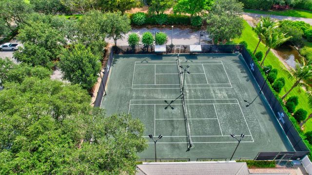 11 HOLLY, Boynton Beach, FL 33436