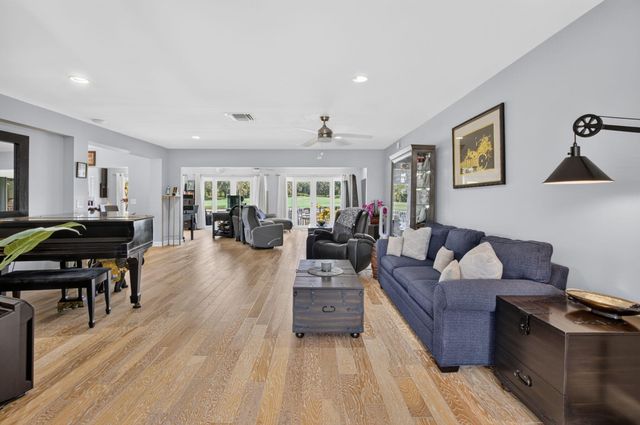 11 HOLLY, Boynton Beach, FL 33436