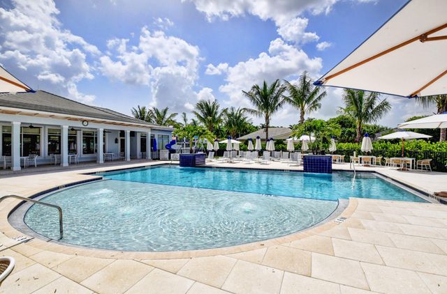 11 HOLLY, Boynton Beach, FL 33436