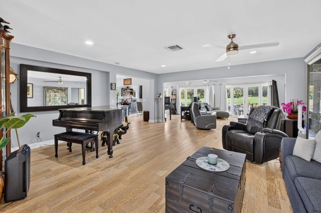 11 HOLLY, Boynton Beach, FL 33436