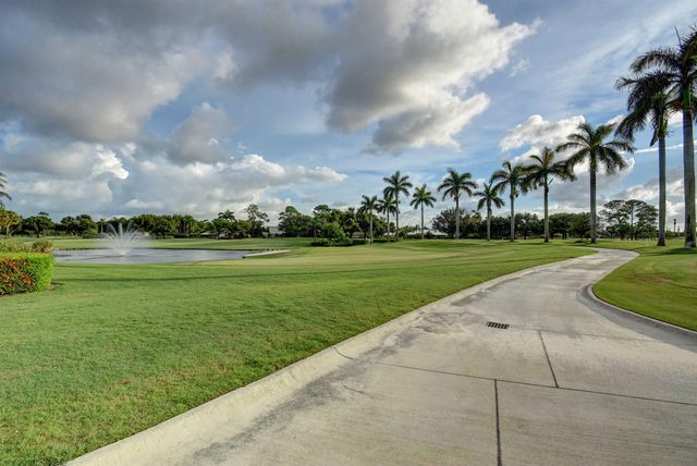 11 HOLLY, Boynton Beach, FL 33436
