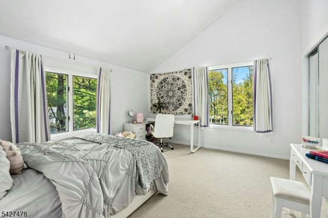 25 Ravenswood Ln, Scotch Plains Twp., NJ 07076