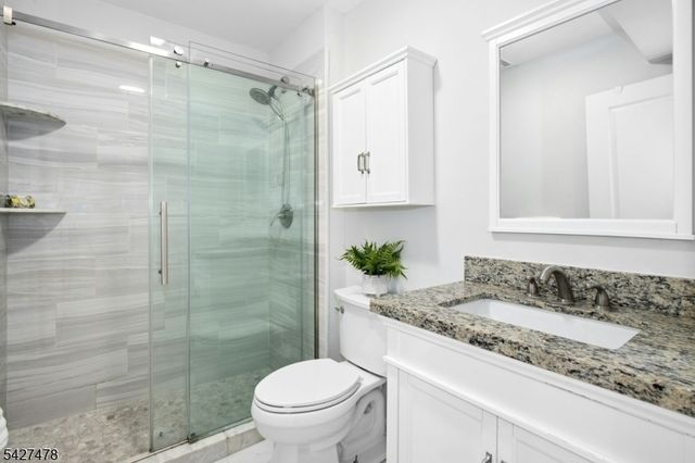 25 Ravenswood Ln, Scotch Plains Twp., NJ 07076