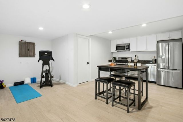 25 Ravenswood Ln, Scotch Plains Twp., NJ 07076