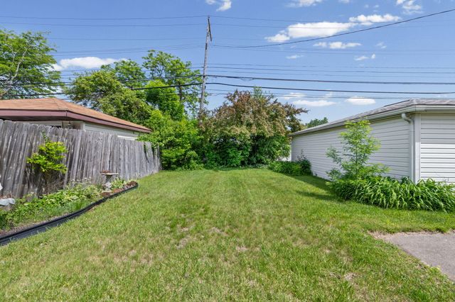 26912 W Davison, Redford, MI 48239