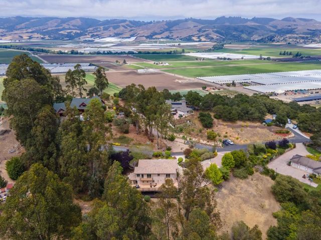 1060 Pajaro Hills Court, Royal Oaks, CA 95076