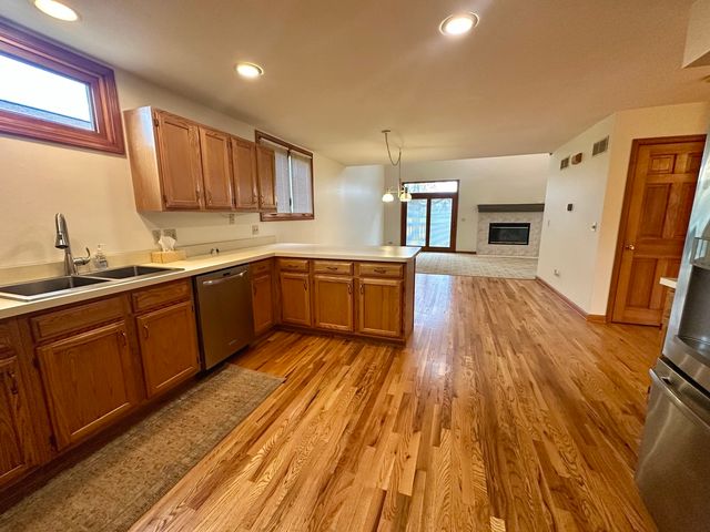 4216 White Ash Road, Crystal Lake, IL 60014