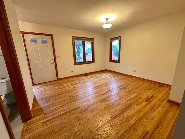 4216 White Ash Road, Crystal Lake, IL 60014