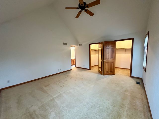 4216 White Ash Road, Crystal Lake, IL 60014