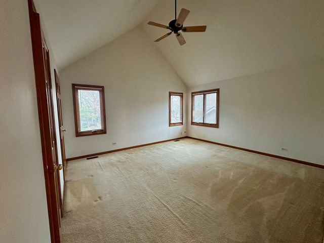 4216 White Ash Road, Crystal Lake, IL 60014