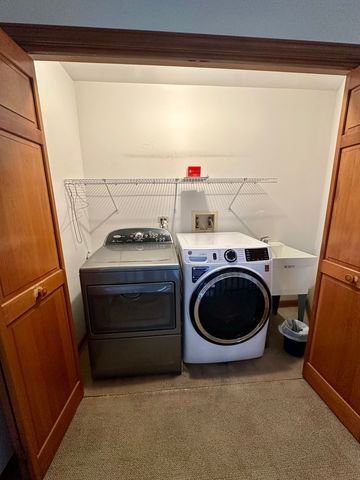 4216 White Ash Road, Crystal Lake, IL 60014