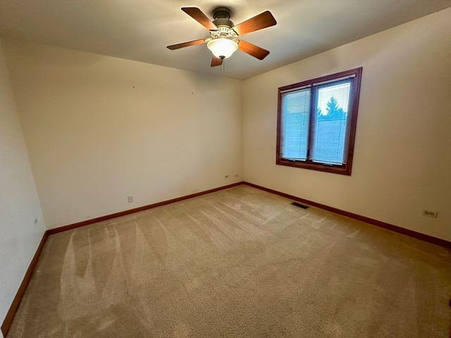 4216 White Ash Road, Crystal Lake, IL 60014