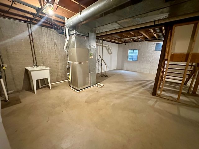 4216 White Ash Road, Crystal Lake, IL 60014