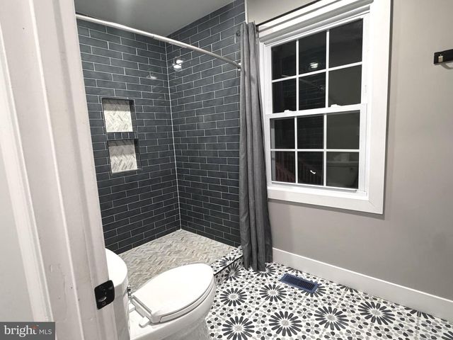 5 BREEZY HILL DR, Stafford, VA 22556