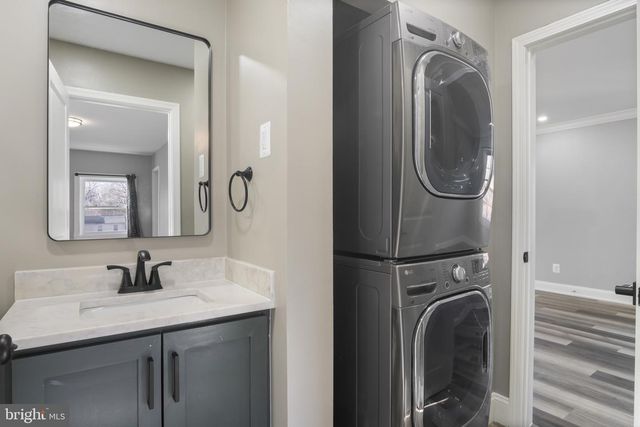 5 BREEZY HILL DR, Stafford, VA 22556