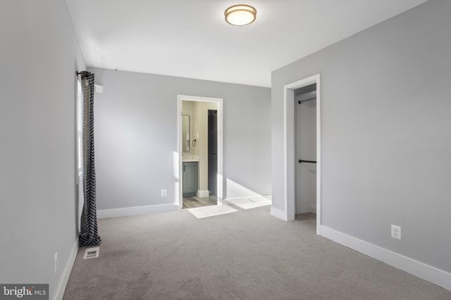 5 BREEZY HILL DR, Stafford, VA 22556