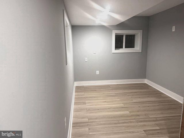 5 BREEZY HILL DR, Stafford, VA 22556