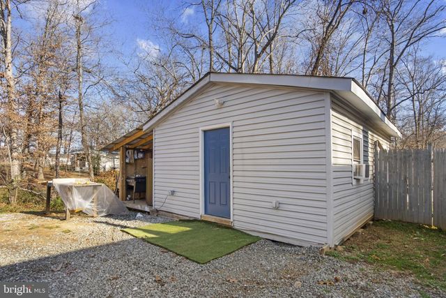 5 BREEZY HILL DR, Stafford, VA 22556