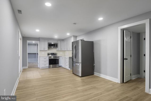 5 BREEZY HILL DR, Stafford, VA 22556