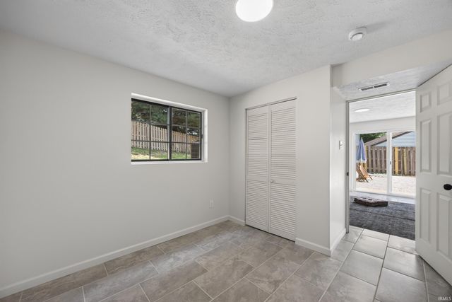 340 E Brittany Way, Ellettsville, IN 47429