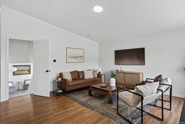 340 E Brittany Way, Ellettsville, IN 47429