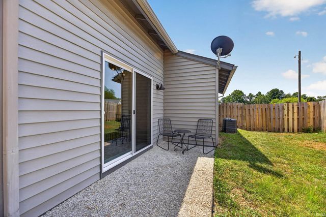 340 E Brittany Way, Ellettsville, IN 47429