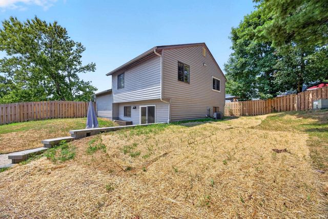 340 E Brittany Way, Ellettsville, IN 47429