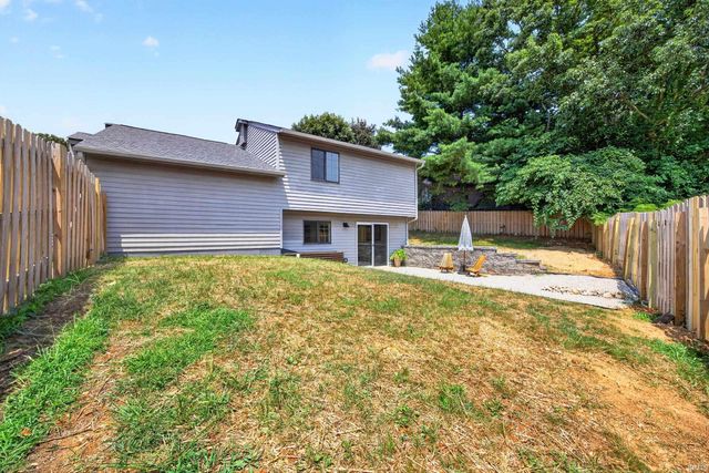 340 E Brittany Way, Ellettsville, IN 47429