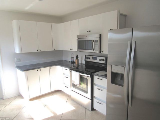 532 111th AVE N, Naples, FL 34108
