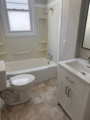 912 W Olive Street, Decatur, IL 62526