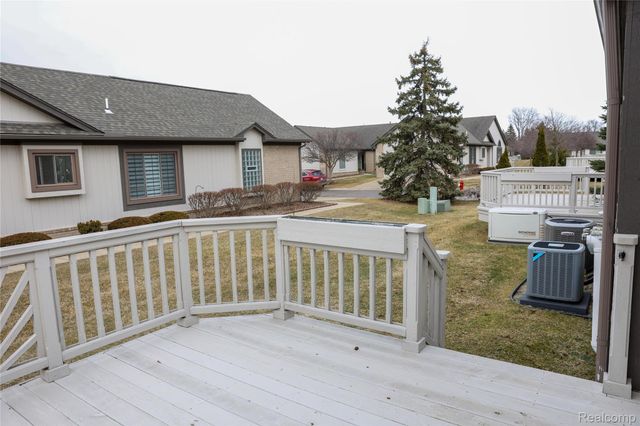 13229 Highland Circle 51, Sterling Heights, MI 48312