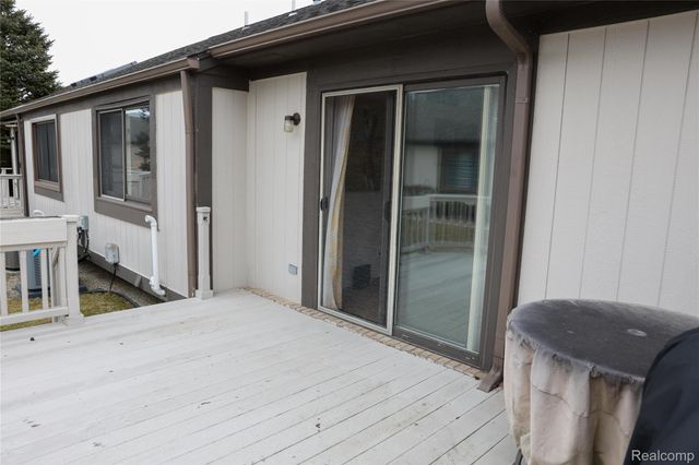 13229 Highland Circle 51, Sterling Heights, MI 48312