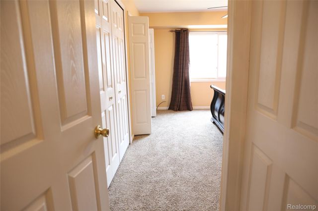 13229 Highland Circle 51, Sterling Heights, MI 48312