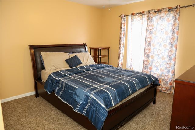 13229 Highland Circle 51, Sterling Heights, MI 48312