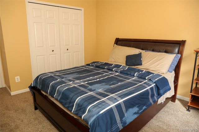 13229 Highland Circle 51, Sterling Heights, MI 48312
