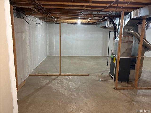 13229 Highland Circle 51, Sterling Heights, MI 48312