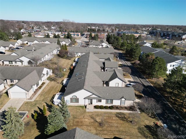 13229 Highland Circle 51, Sterling Heights, MI 48312
