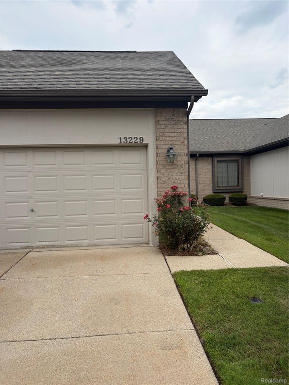 13229 Highland Circle 51, Sterling Heights, MI 48312