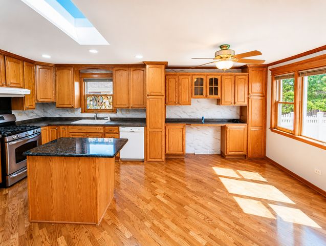 11401 S Lawndale Avenue, Chicago, IL 60655