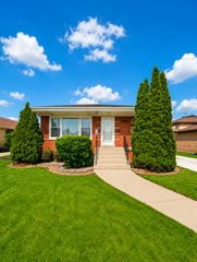 11401 S Lawndale Avenue, Chicago, IL 60655