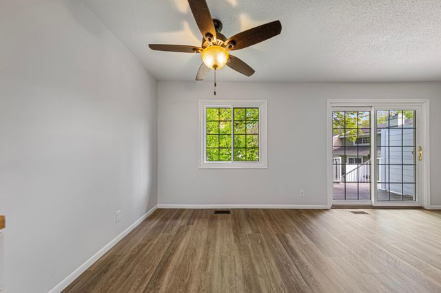 3320 River Bluff Drive 83, Eagan, MN 55121