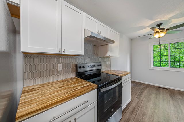 3320 River Bluff Drive 83, Eagan, MN 55121