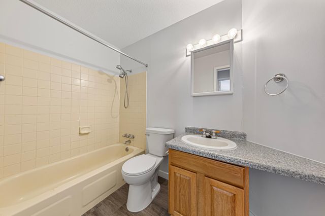 3320 River Bluff Drive 83, Eagan, MN 55121