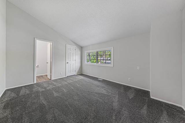 3320 River Bluff Drive 83, Eagan, MN 55121