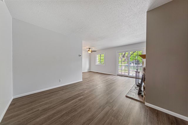 3320 River Bluff Drive 83, Eagan, MN 55121