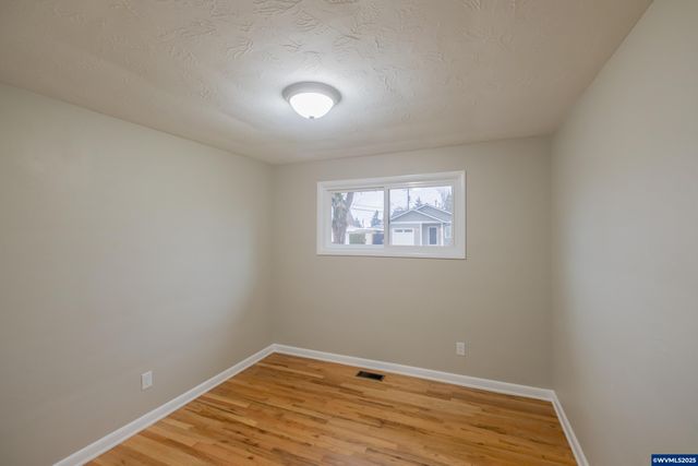 3324 Ferndell St NE, Salem, OR 97301