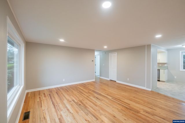 3324 Ferndell St NE, Salem, OR 97301