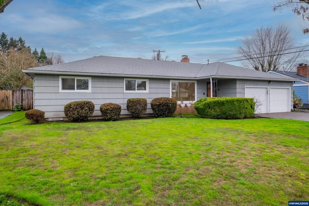 Image 2 of property listing at 3324 Ferndell St NE, Salem, OR 97301