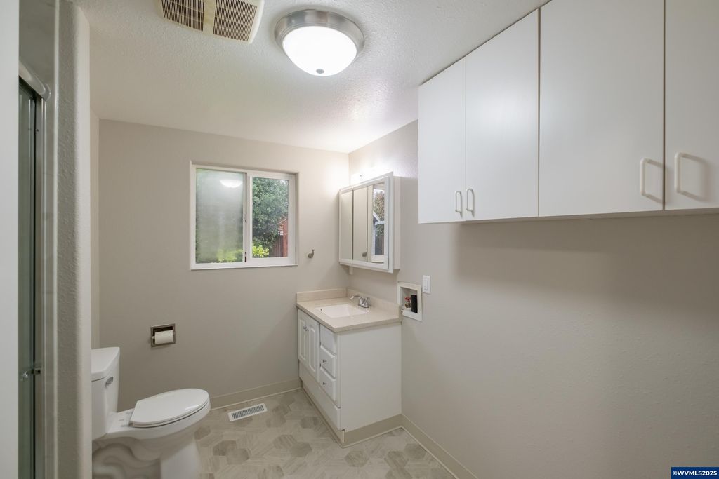 Image 25 of property listing at 3324 Ferndell St NE, Salem, OR 97301